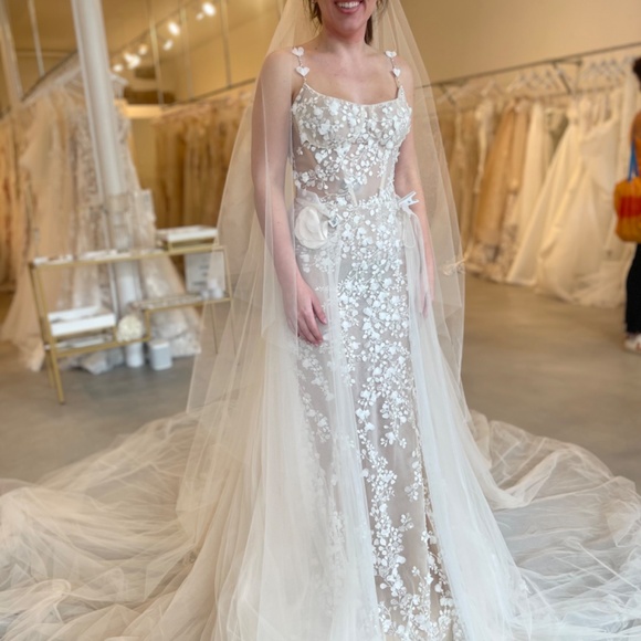 Galia Lahav Wedding Dress, Overskirt, Veil and Blusher - Picture 3 of 11